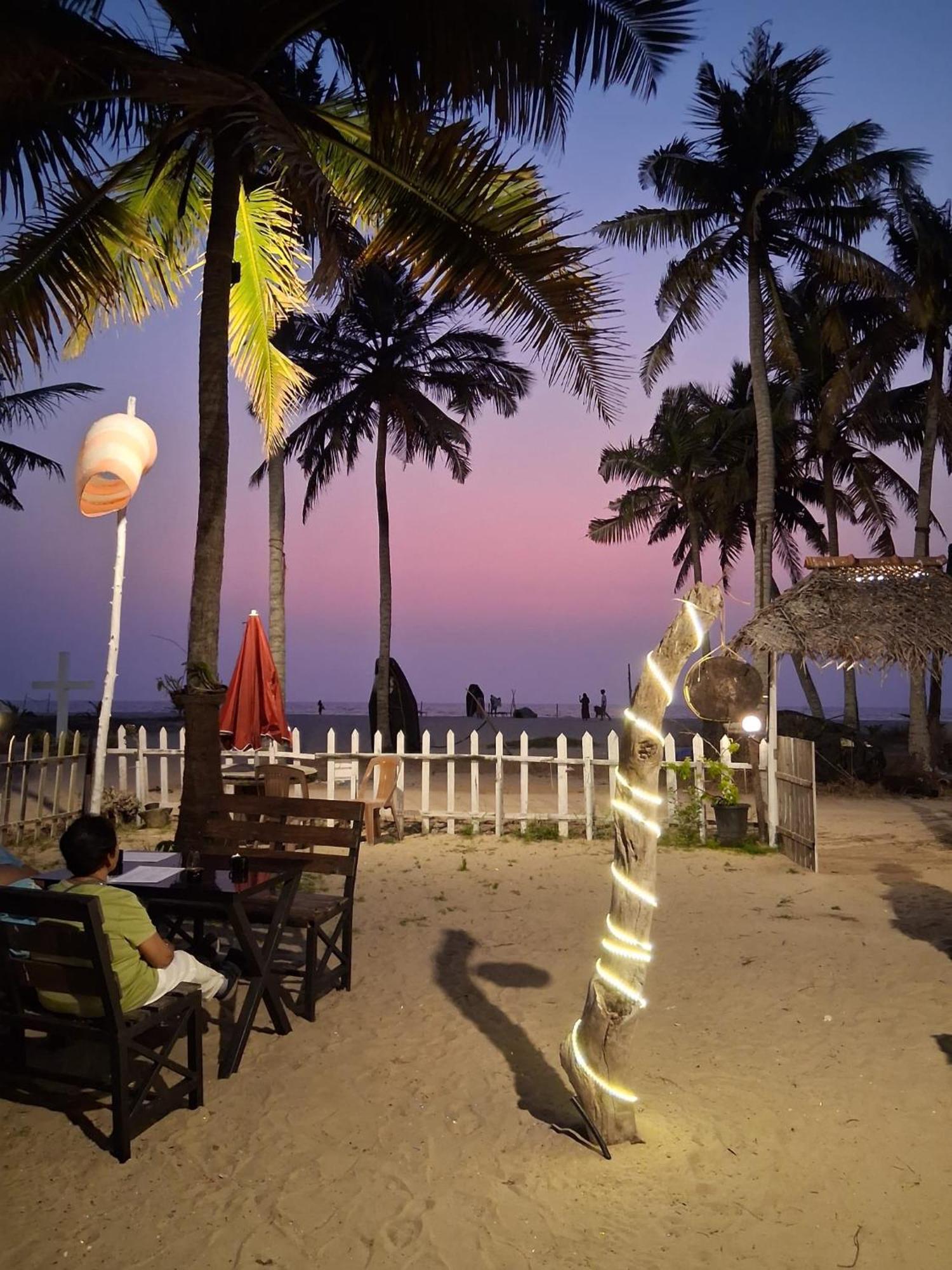 Shoreline Marari Beach Villa At Golden Beach Mararikulam Alappuzha Exteriör bild